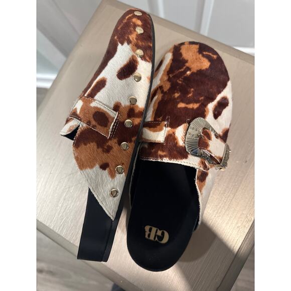 Gianni Bini Slip-On Cow Print Calf Hair Buckle Detail Mule Size 8.5M - Picture 5 of 7